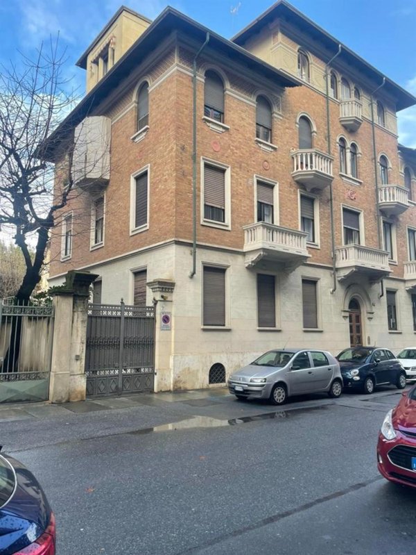 appartamento in affitto a Torino in zona Cit Turin