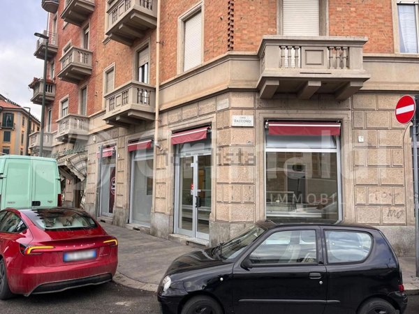 negozio in affitto a Torino in zona Borgo San Paolo