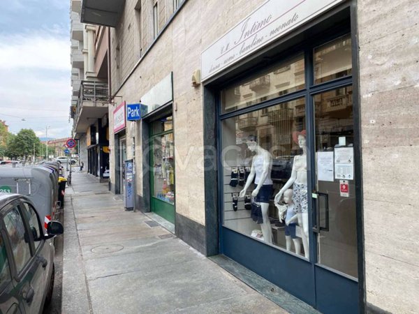 negozio in affitto a Torino in zona San Donato