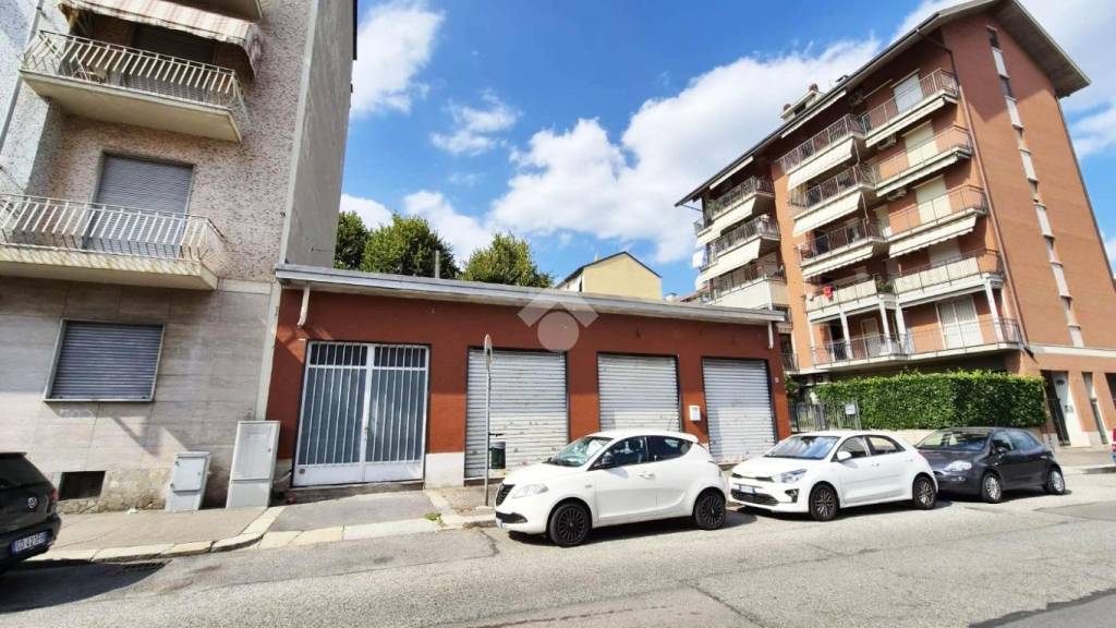 negozio in affitto a Torino in zona Pozzo Strada