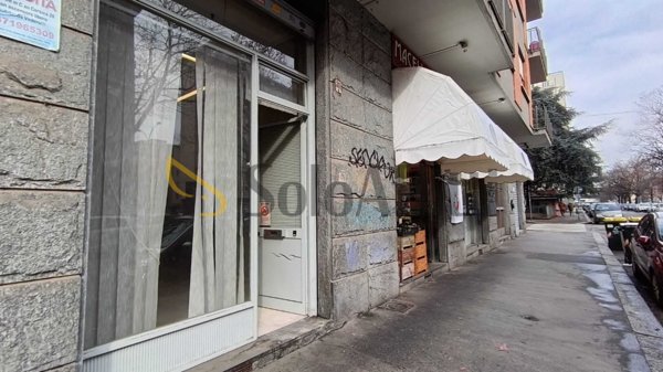 locale commerciale in affitto a Torino in zona Lingotto