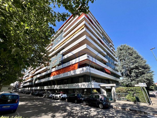negozio in affitto a Torino in zona Parella
