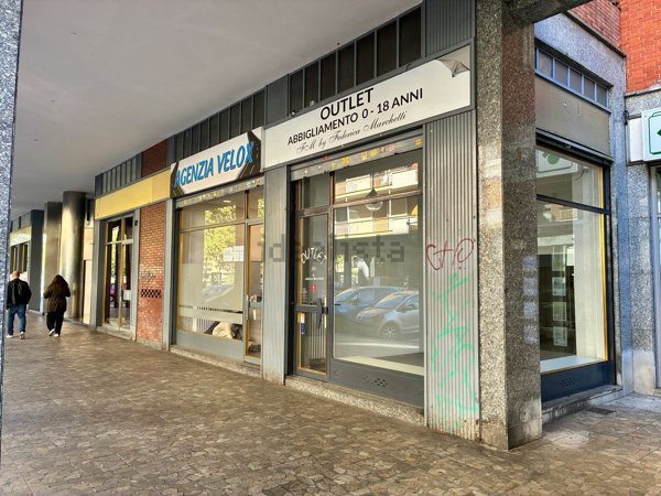 locale commerciale in affitto a Torino in zona Lingotto