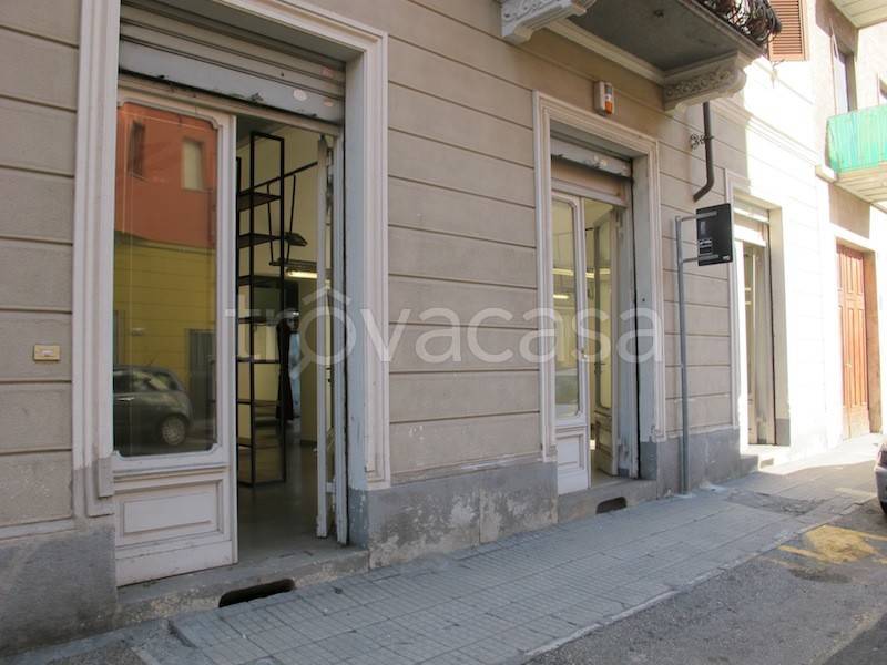 negozio in affitto a Torino in zona Aurora