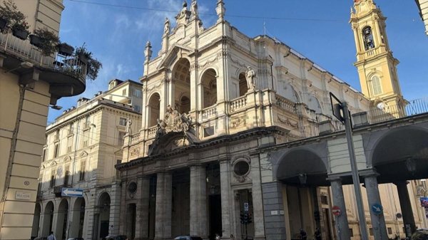 bivano in affitto a Torino in zona Centro Storico