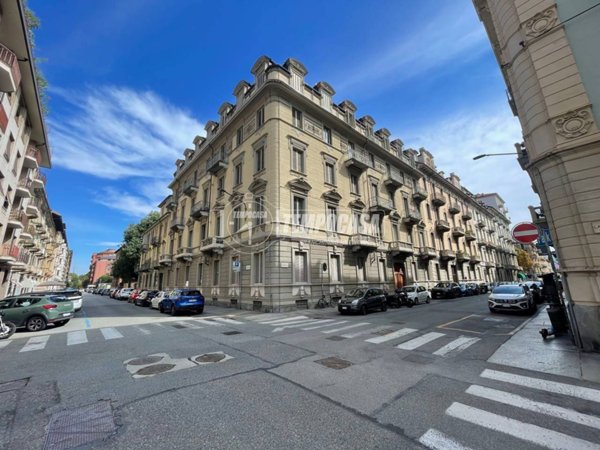 appartamento in affitto a Torino in zona Crocetta