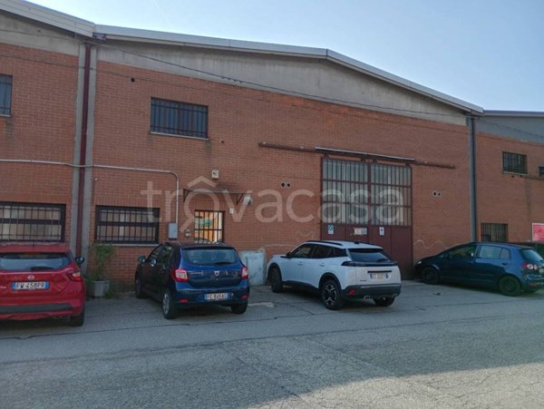 locale commerciale in affitto a Torino in zona Falchera