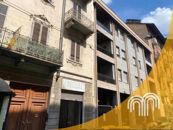 locale commerciale in affitto a Torino in zona Cit Turin