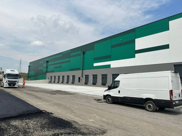 locale commerciale in affitto a Torrazza Piemonte