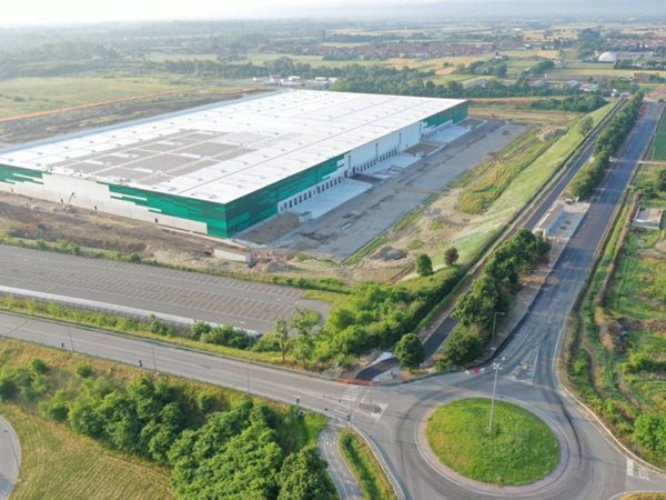 locale commerciale in affitto a Torrazza Piemonte