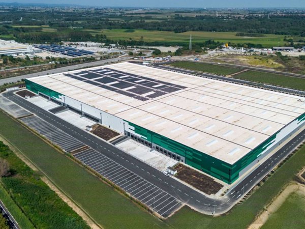 locale commerciale in affitto a Torrazza Piemonte