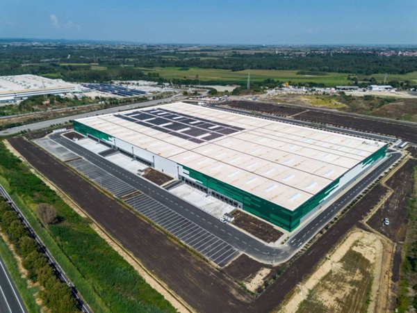 locale commerciale in affitto a Torrazza Piemonte