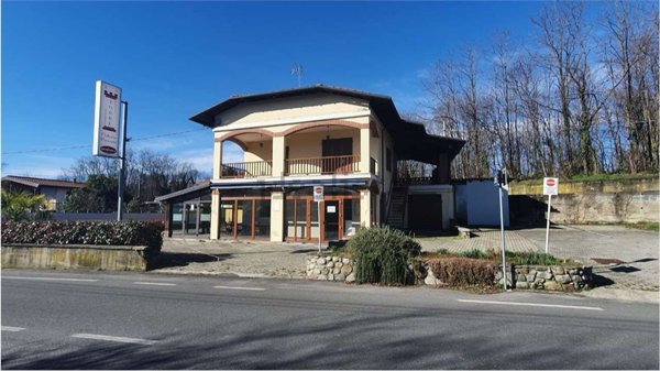 locale commerciale in affitto a Torre Canavese