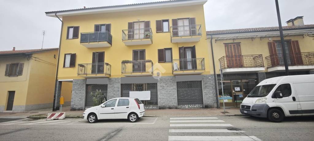negozio in affitto a Trofarello