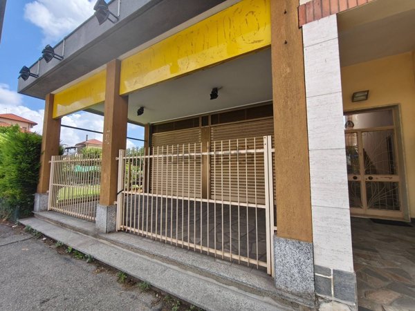 negozio in affitto a Trofarello