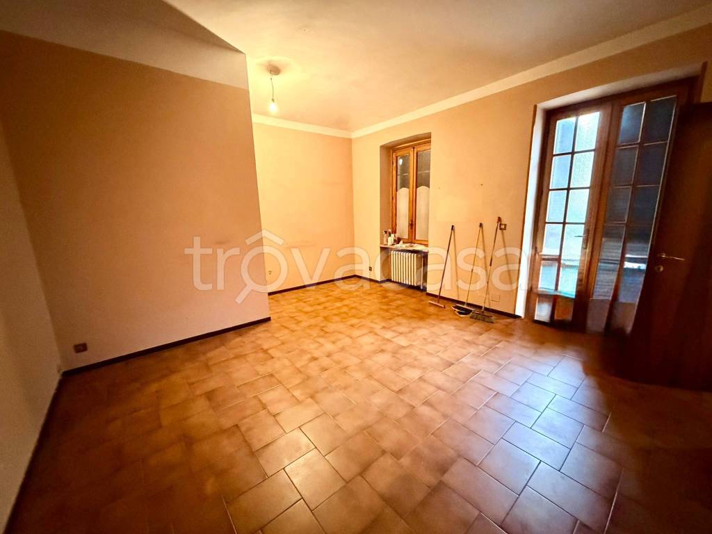 negozio in affitto a Trofarello