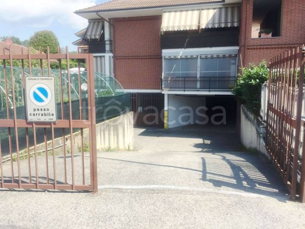 locale commerciale in affitto a Trofarello