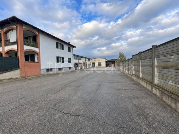 locale commerciale in affitto a Trofarello