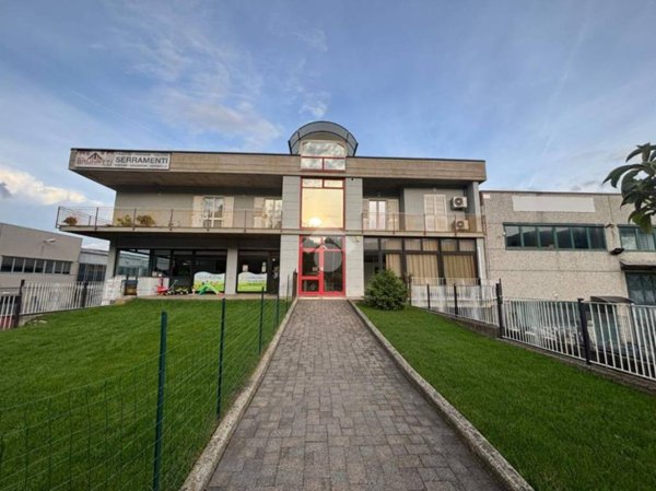 locale commerciale in affitto a Val della Torre