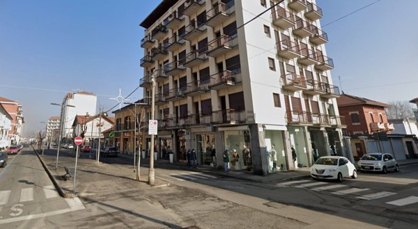 locale commerciale in affitto a Venaria Reale