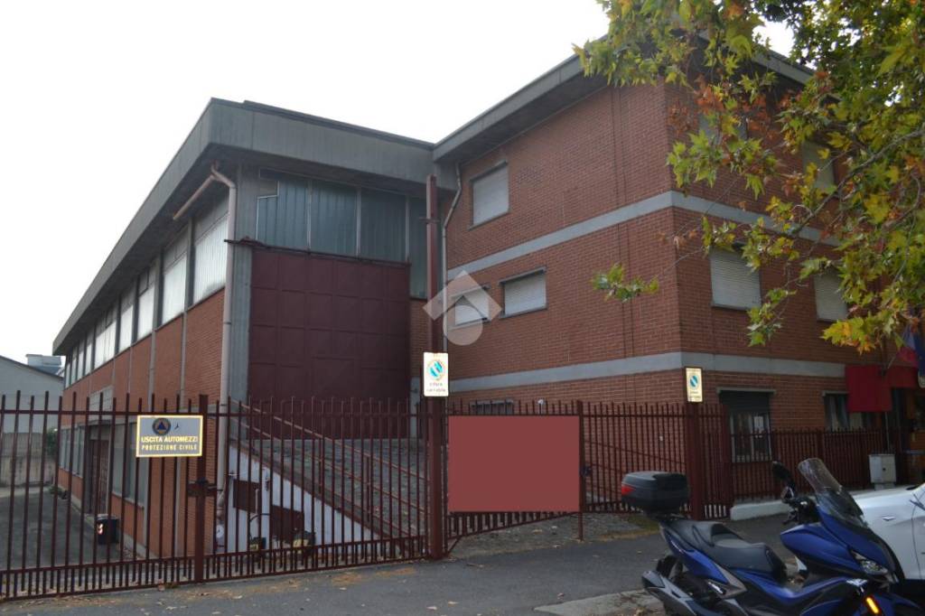 locale commerciale in affitto a Venaria Reale