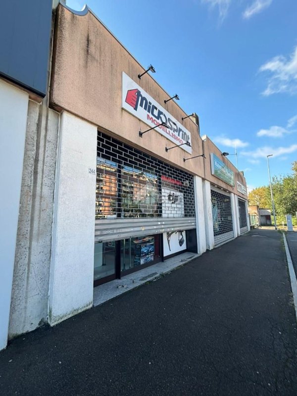 locale commerciale in affitto a Venaria Reale