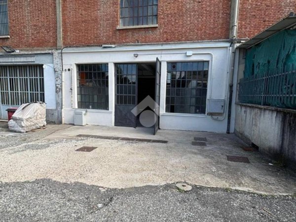 locale commerciale in affitto a Venaria Reale