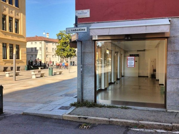 negozio in affitto a Venaria Reale