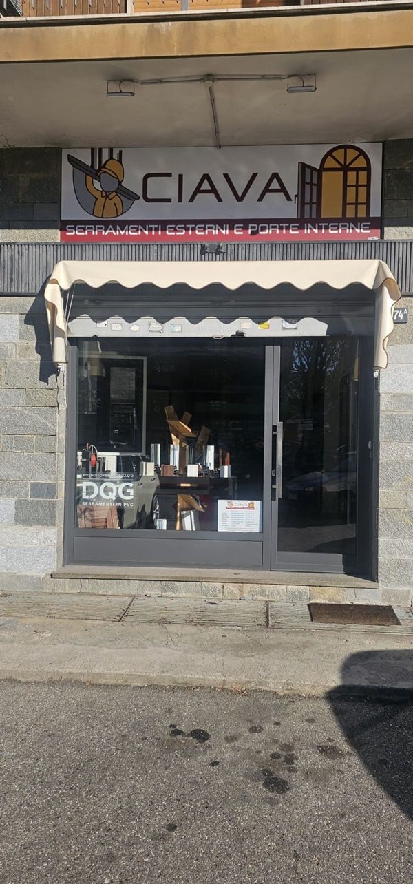 negozio in affitto a Venaria Reale