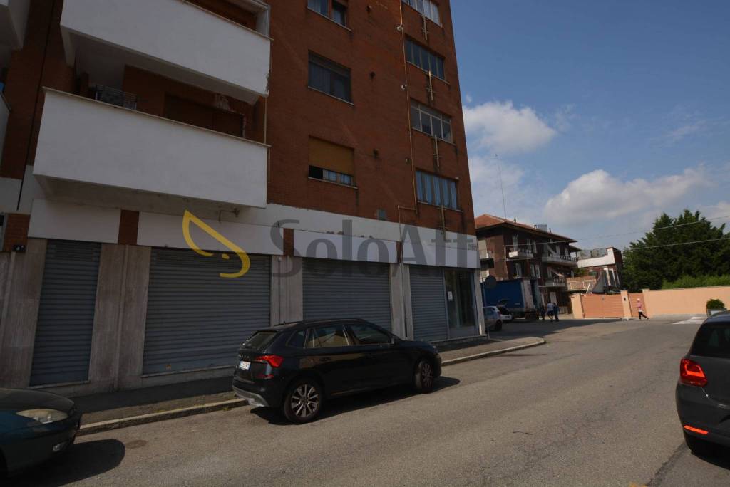 negozio in affitto a Venaria Reale