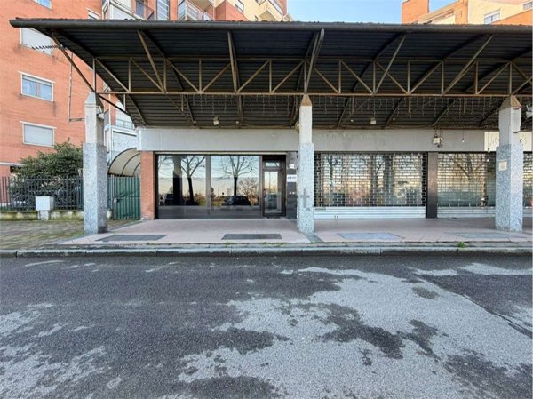 locale commerciale in affitto a Venaria Reale