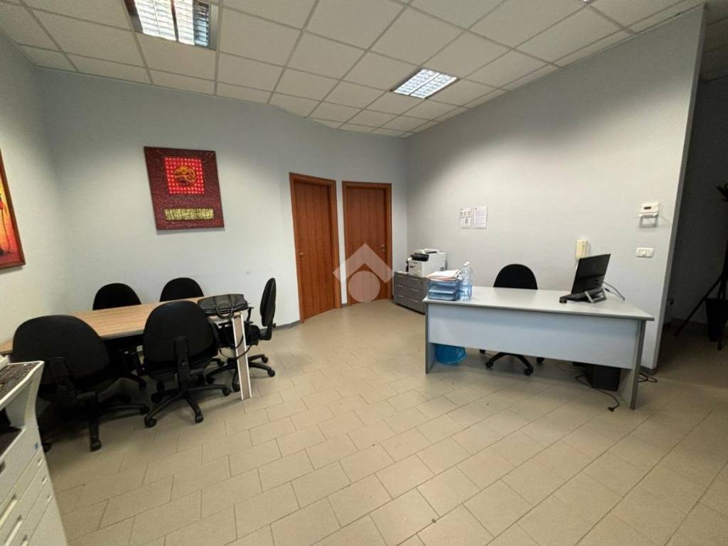 ufficio in affitto a Venaria Reale in zona Altessano