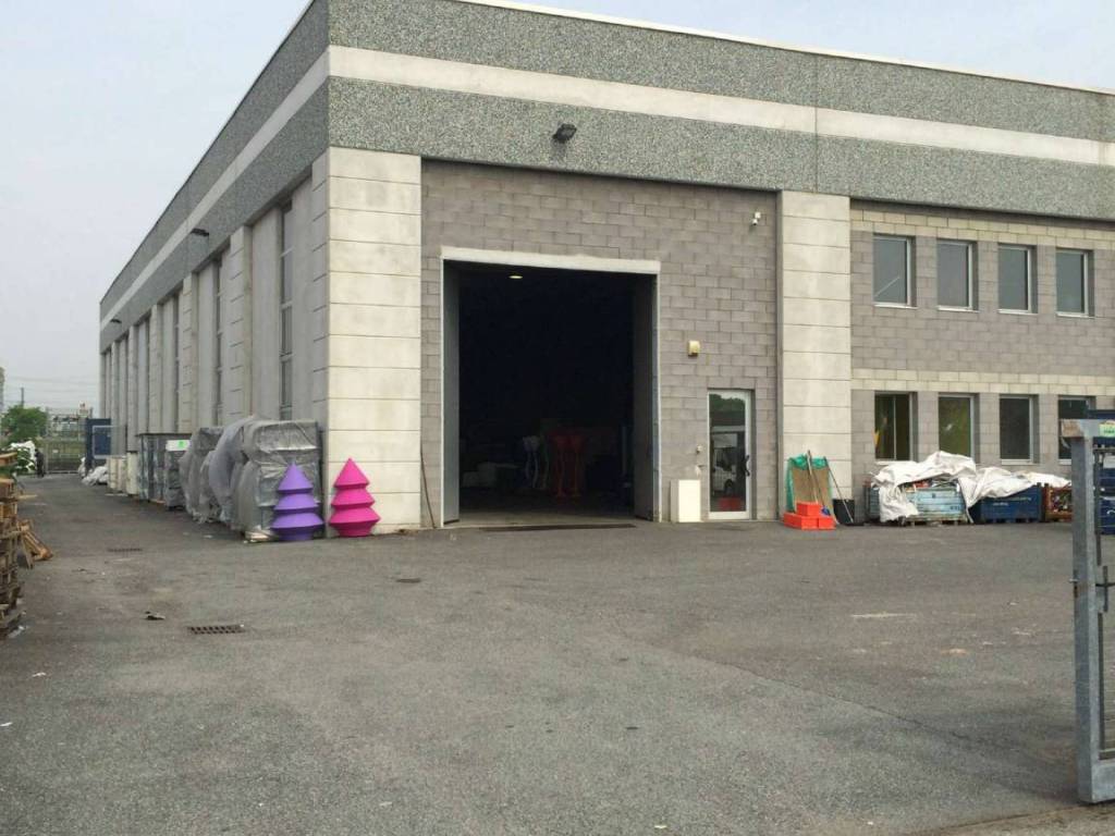 locale commerciale in affitto a Verolengo in zona Borgo Revel