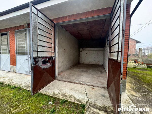 casa indipendente in affitto a Verolengo