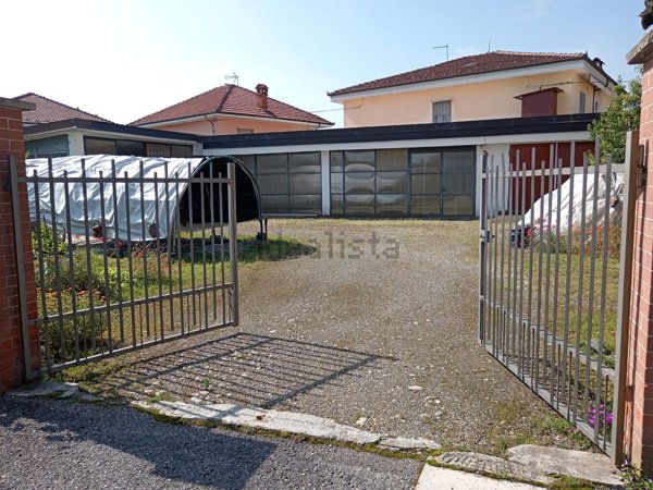 locale di sgombero in affitto a Vigone