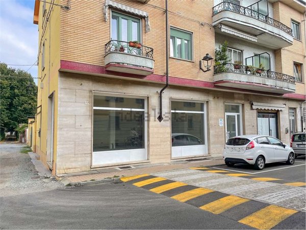 locale commerciale in affitto a Villastellone