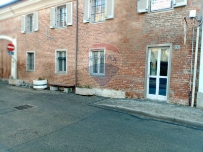 negozio in affitto a Villastellone