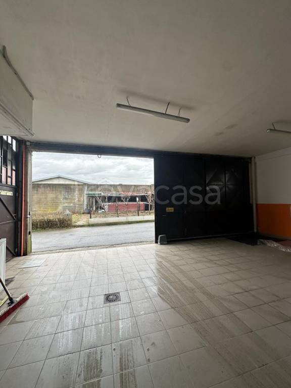 locale commerciale in affitto a Vinovo
