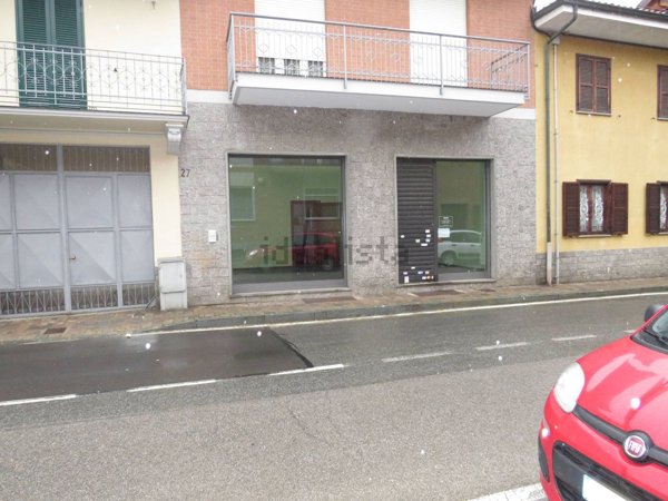 locale commerciale in affitto a Vinovo
