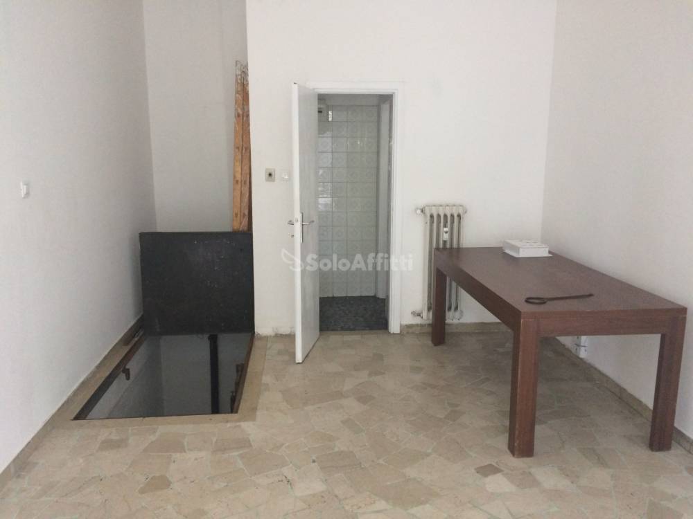 negozio in affitto a Bolzano