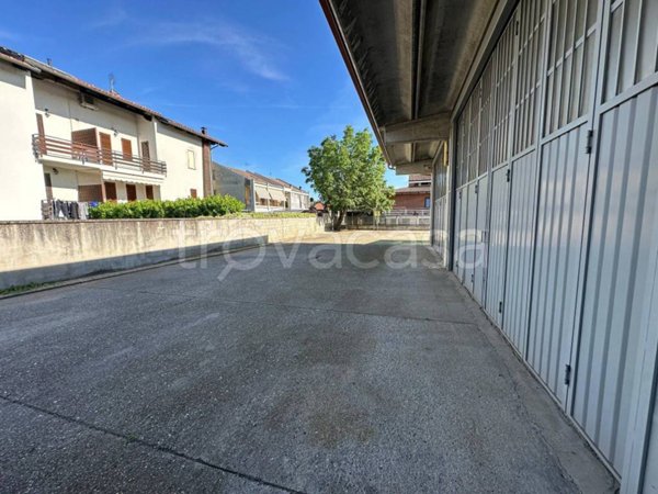 locale commerciale in affitto a Volpiano