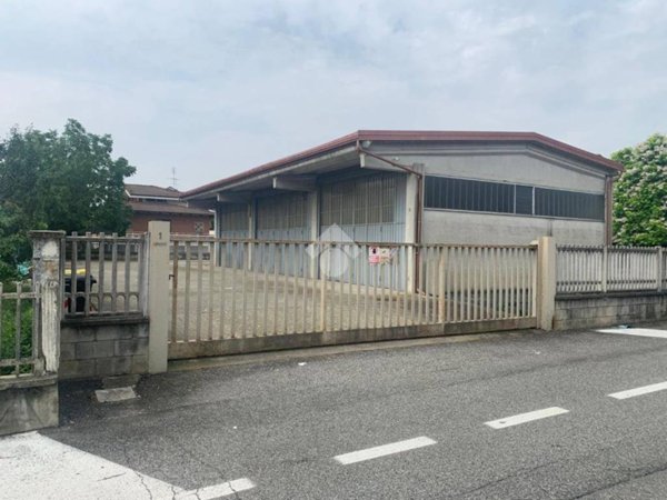locale commerciale in affitto a Volpiano