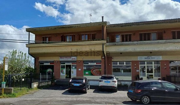 locale commerciale in affitto a Volpiano