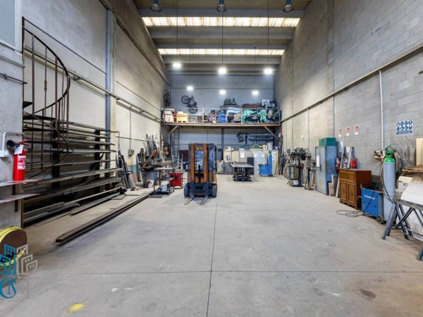 locale commerciale in affitto a Volpiano