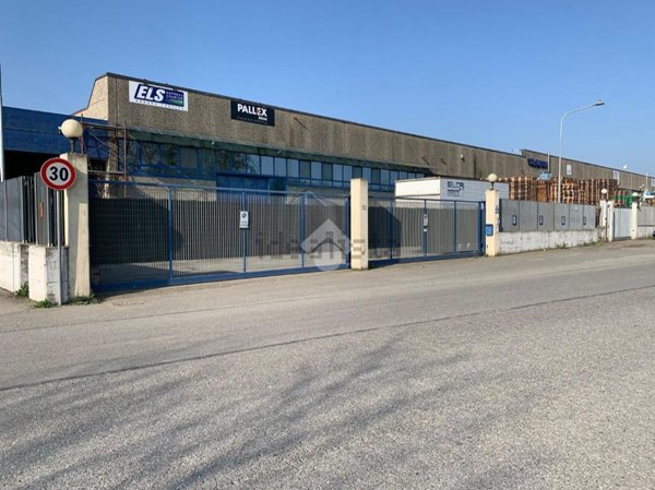 capannone in affitto a Volpiano