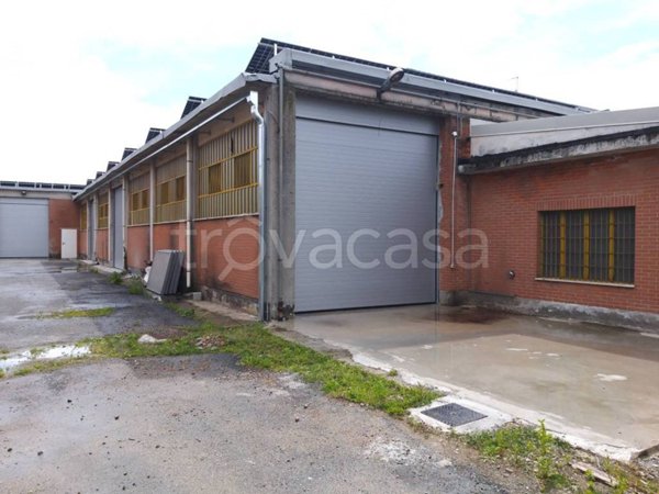 locale commerciale in affitto a Volpiano