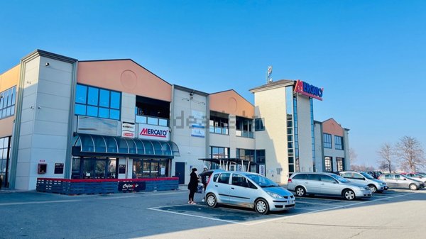 locale di sgombero in affitto a Volvera