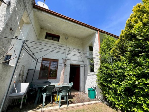 casa indipendente in affitto a Val di Chy