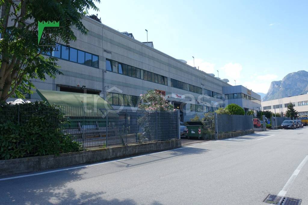 locale commerciale in affitto a Mezzocorona