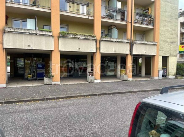 negozio in affitto a Rovereto